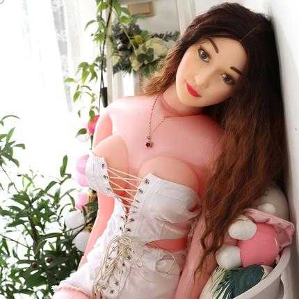 Seductive mature young woman, stunning voice, hair transplant inflatable doll